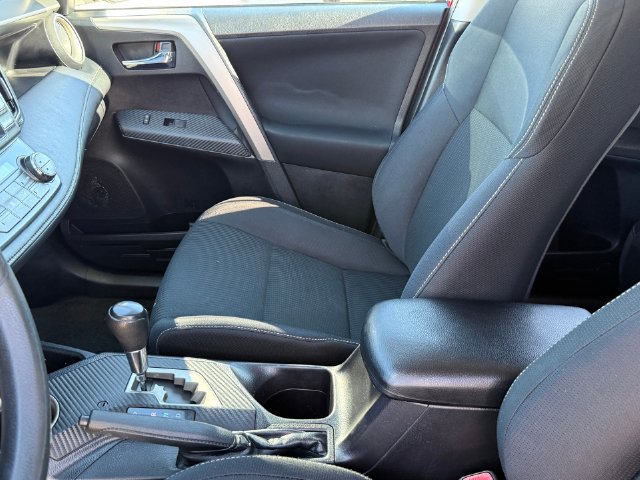 Used 2015 Toyota RAV4 XLE AWD/4WD image 13