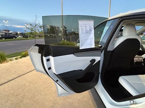 Used 2026 Tesla Model Y AWD image 22