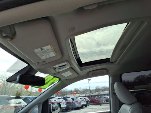 Certified 2020 Toyota Sienna XLE image 10