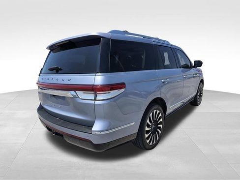 Used 2023 Lincoln Navigator Black Label AWD/4WD image 3