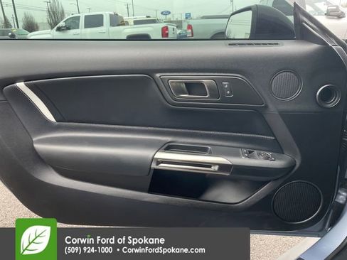 Used 2022 Ford Mustang Shelby GT500 w/ Technology Package image 24