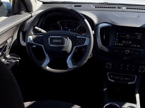 Used 2024 GMC Terrain SLE image 18