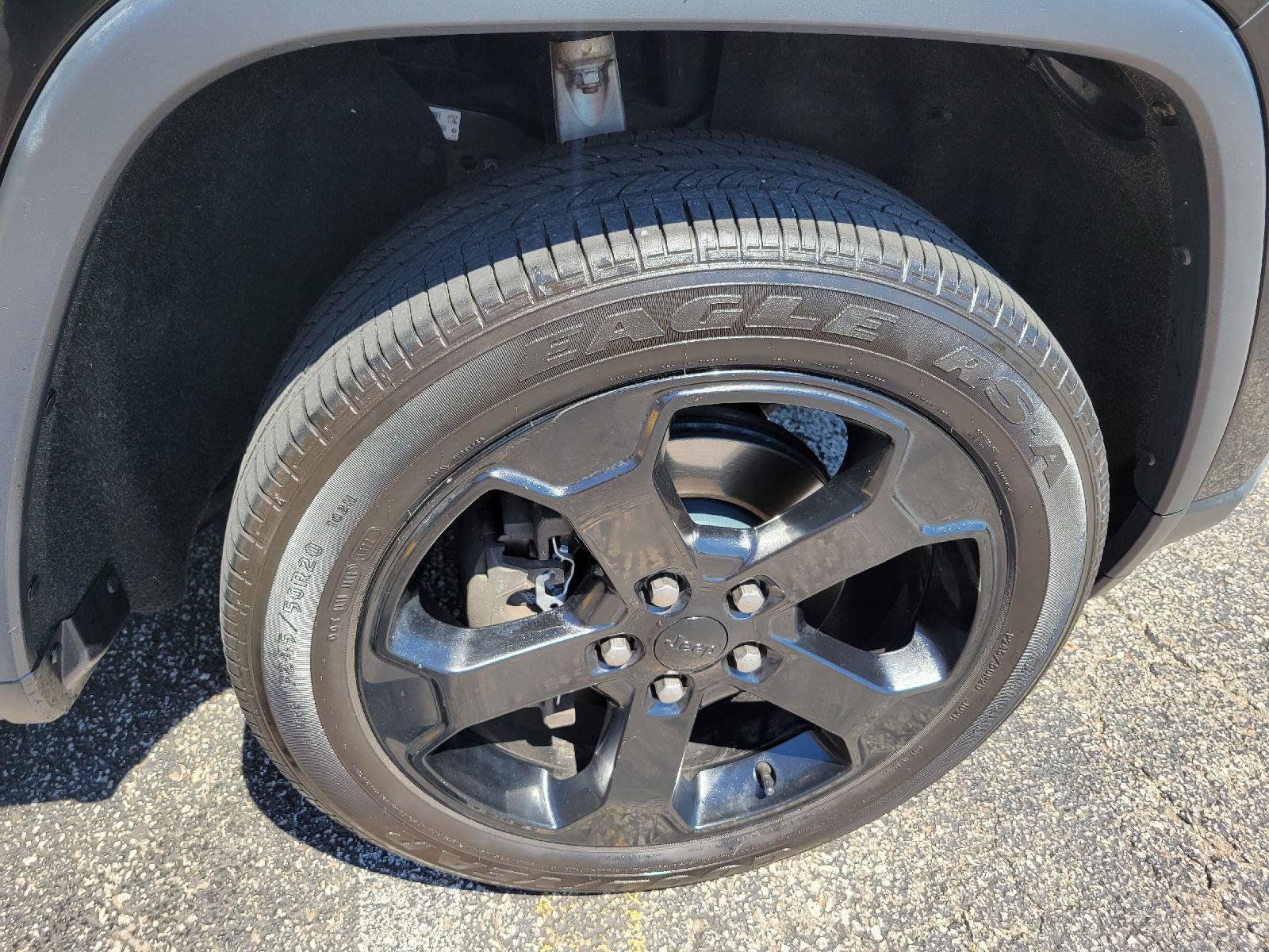 Used 2018 Jeep Grand Cherokee Laredo AWD/4WD image 13
