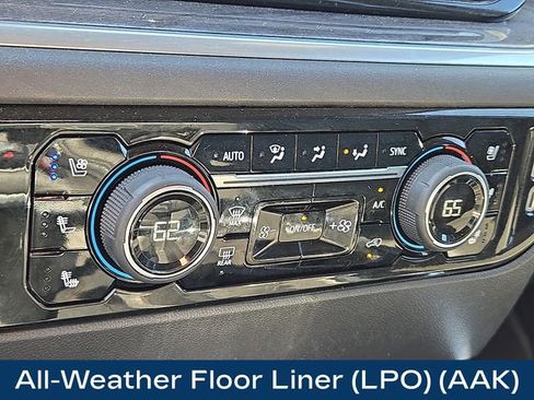 Used 2022 Chevrolet Silverado 1500 LTZ AWD/4WD image 16