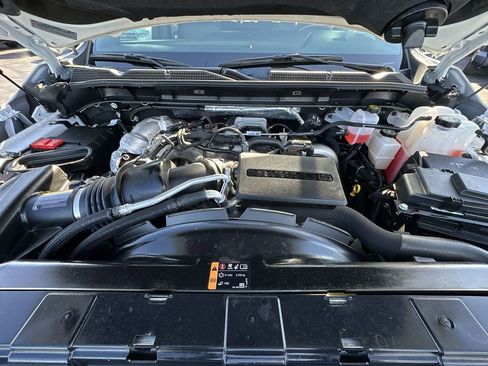 Used 2024 GMC Sierra 2500 AT4 image 24