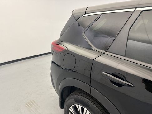 Used 2023 Nissan Rogue SV AWD/4WD image 22