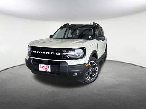 New 2025 Ford Bronco Outer Banks image 1