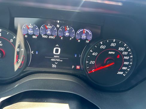 Used 2020 Chevrolet Camaro SS RWD image 12