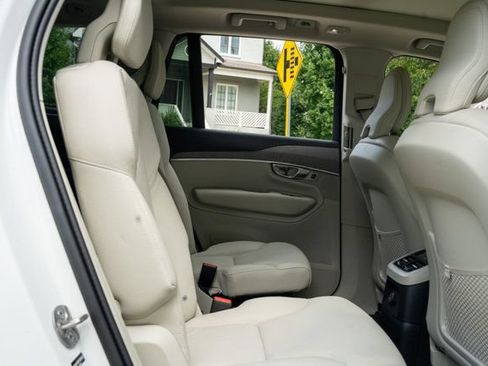 Used 2025 Volvo XC90 T8 Plus w/ Protection Package Premier AWD/4WD image 47