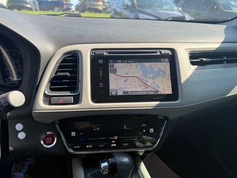 Used 2018 Honda HR-V EX-L image 10