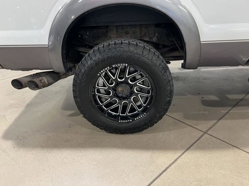 Used 2014 Ford F350 Lariat w/ Lariat Ultimate Package image 40