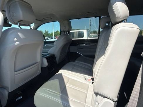 Used 2022 Jeep Wagoneer Series I w/ Convenience Group I AWD/4WD image 12