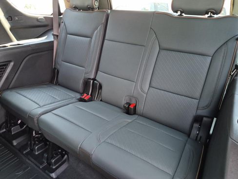 New 2026 GMC Yukon AT4 w/ AT4 Premium Plus Package AWD/4WD image 14