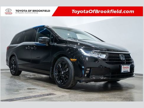 Used 2023 Honda Odyssey Sport image 1