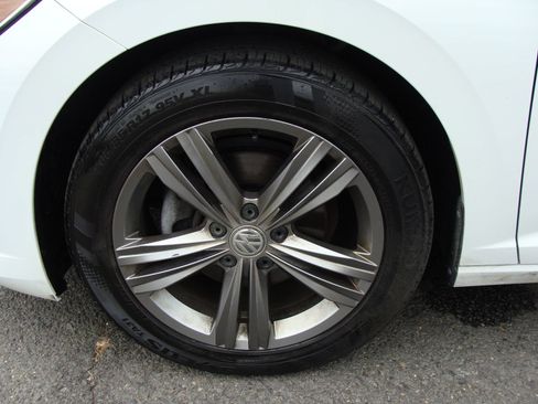 Used 2019 Volkswagen Jetta R-Line FWD image 32