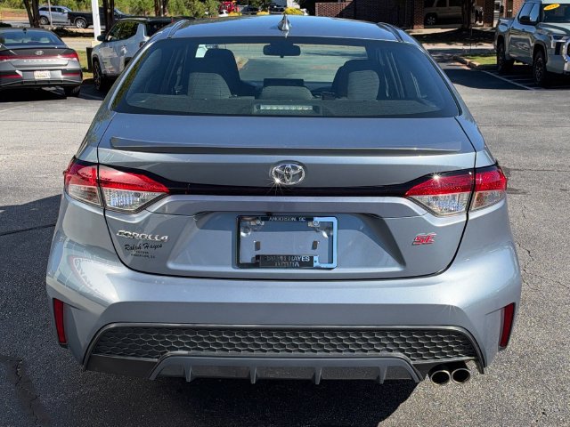 Used 2022 Toyota Corolla SE w/ SE Premium Package FWD image 4