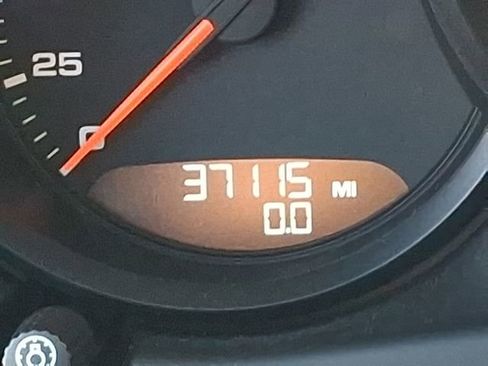 Used 2021 Porsche Macan S image 25