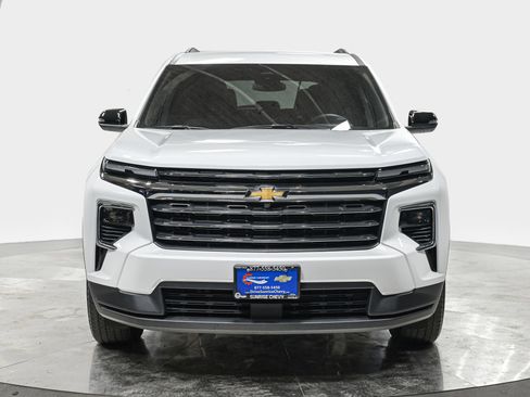 Used 2025 Chevrolet Traverse LT FWD image 10
