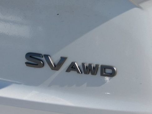 Used 2024 Nissan Rogue SV AWD/4WD image 15
