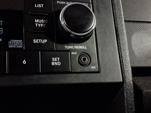 Used 2011 Dodge Nitro Heat image 24