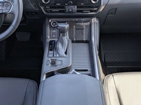 Used 2024 Lexus GX 550 w/ Cold Area Package AWD/4WD image 16