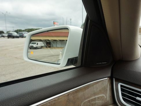 Used 2015 Mercedes-Benz E 350 Sedan image 37