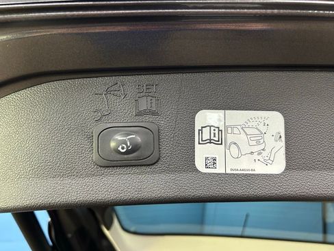 Used 2019 Ford Escape Titanium image 41