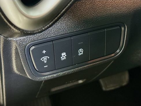 Used 2023 Kia Soul LX w/ LX Technology Package FWD image 9