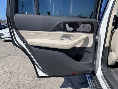 Used 2020 Mercedes-Benz GLS 450 4MATIC image 21