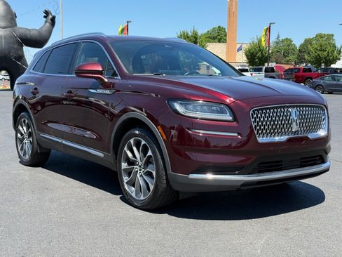 Used 2023 Lincoln Nautilus Reserve AWD/4WD image 2