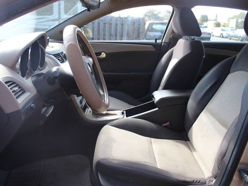 Used 2011 Chevrolet Malibu LS image 5