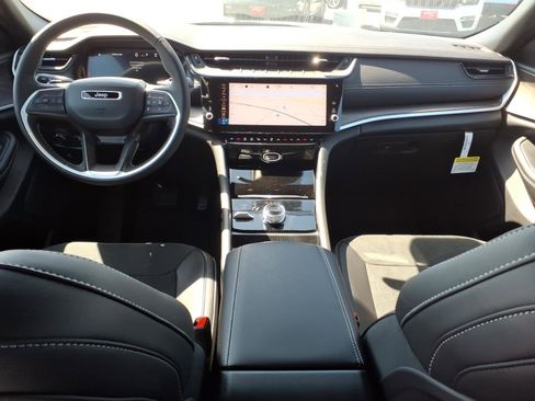 New 2026 Jeep Grand Cherokee L 4WD image 9