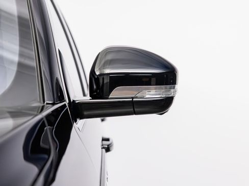 Used 2025 Lincoln Navigator Black Label AWD/4WD image 8
