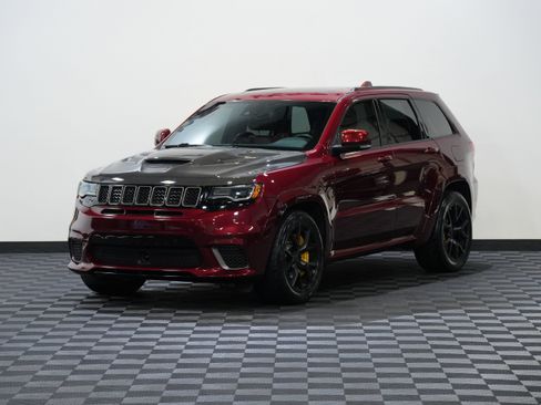 Used 2018 Jeep Grand Cherokee Trackhawk AWD/4WD image 3