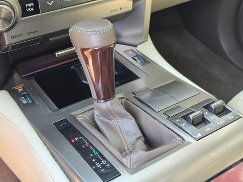 Used 2019 Lexus GX 460 Premium w/ Premium Package AWD/4WD image 17