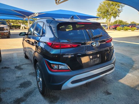 Used 2022 Hyundai Kona SEL FWD image 3