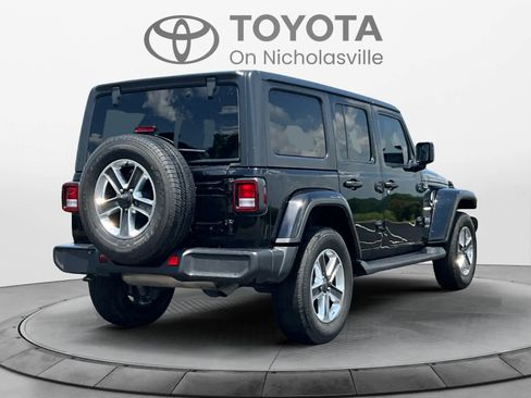 Used 2021 Jeep Wrangler Unlimited Sahara AWD/4WD image 5