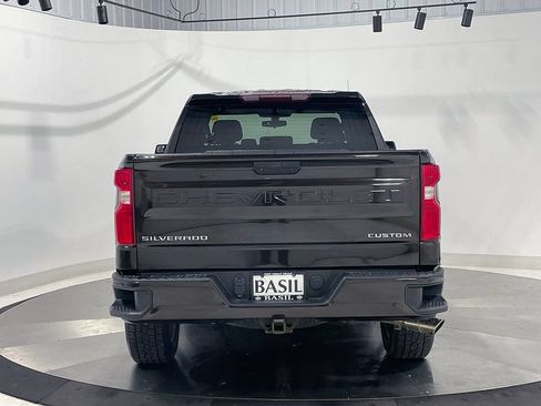 Used 2019 Chevrolet Silverado 1500 Custom w/ Custom Value Package AWD/4WD image 13