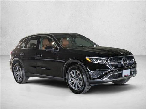 Certified 2025 Mercedes-Benz GLC 300 image 6