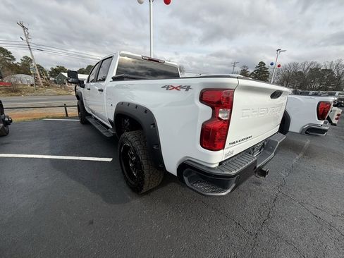 Used 2022 Chevrolet Silverado 2500 Custom w/ Custom Value Package image 5