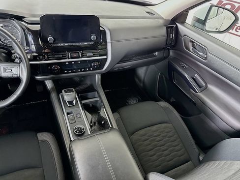 Certified 2025 Nissan Pathfinder SV AWD/4WD image 26