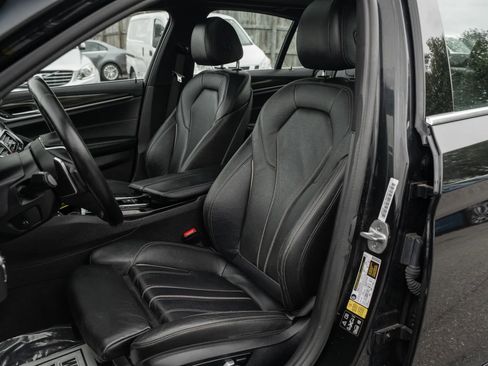 Used 2017 BMW 530i xDrive 530i xDrive Sedan 4D image 8