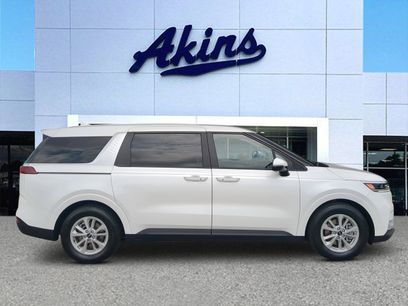 Used 2023 Kia Carnival LX