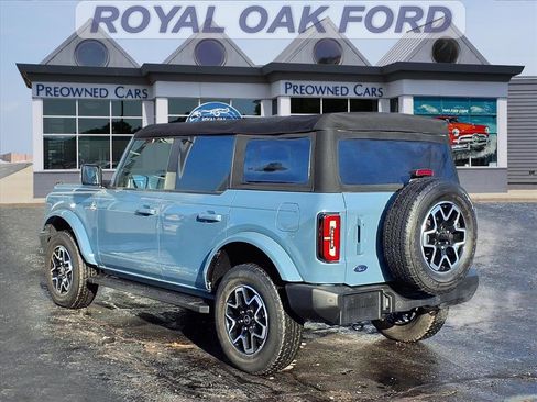 Used 2023 Ford Bronco Outer Banks image 2