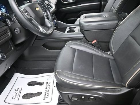 Used 2023 Chevrolet Suburban Premier image 15