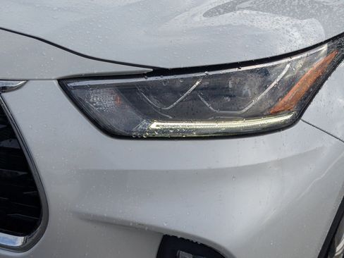 Used 2023 Toyota Highlander Platinum image 11