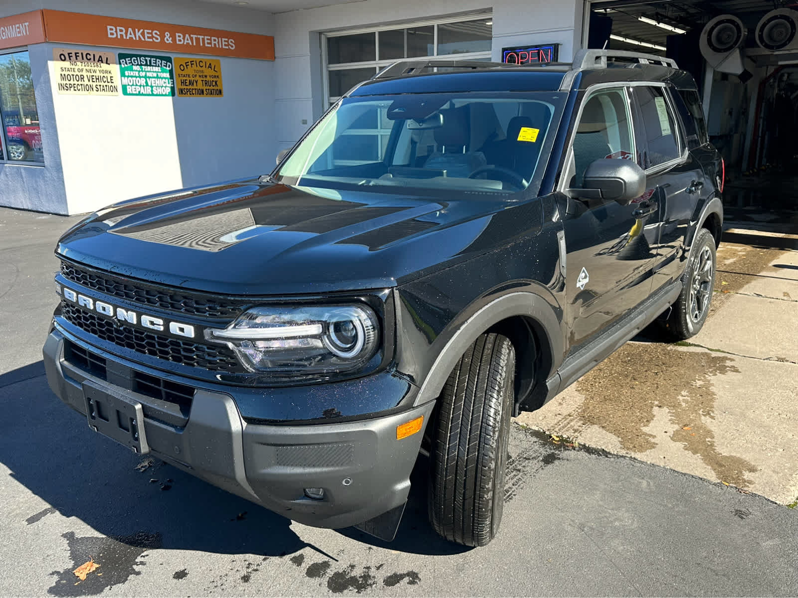 New 2026 Ford Bronco Sport Outer Banks w/ Outer Banks Tech Package+ AWD/4WD image 4