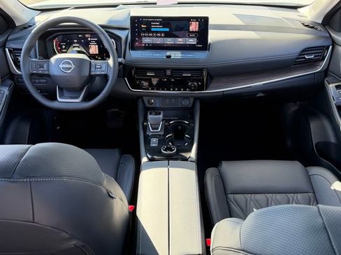 New 2026 Nissan Rogue Platinum w/ Tech Package image 24