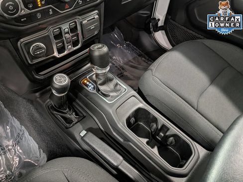 Used 2022 Jeep Wrangler Unlimited Sport AWD/4WD image 16