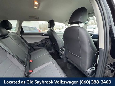 Used 2024 Volkswagen Taos SE image 23